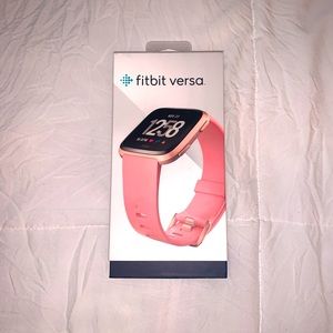 Rose Gold Aluminum Fitbit Versa *lightly used *w/ box *comes with 3 extra straps